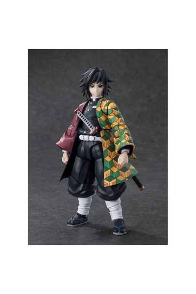 BANDAI Demon Slayer: Kimetsu no Yaiba S.H. Figuarts Action Figure Giyu Tomioka 15 cm