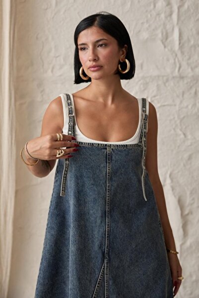 emineulak فستان دينم أزرق بحمالات على طراز توريجا