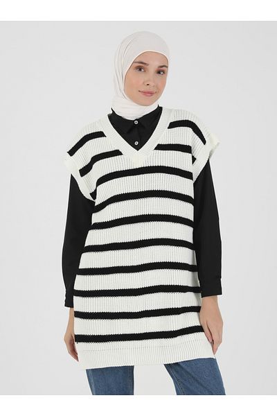 Por La Cara Thessaloniki Knitted Knitwear Sweater - Striped and Side Slit, Bone Color