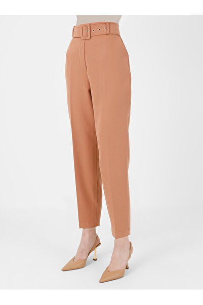 Refka Belted Carrot Pants Milk Coffee Woman