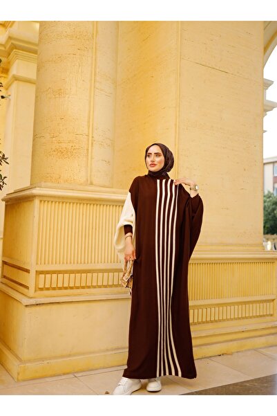 SAHRA BUTİK Πλεκτό φόρεμα με νυχτερίδα Hijab - Πλαϊνές ρίγες - Καφέ - Sahra Boutique
