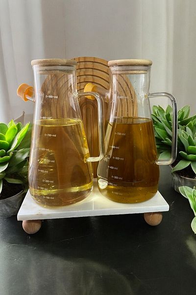 safestore Wooden Ball Footed Marble Stand 2 Pieces 900 ml Bamboo Lid Borosilicate Glass Oil Pot Vinegar Bowl