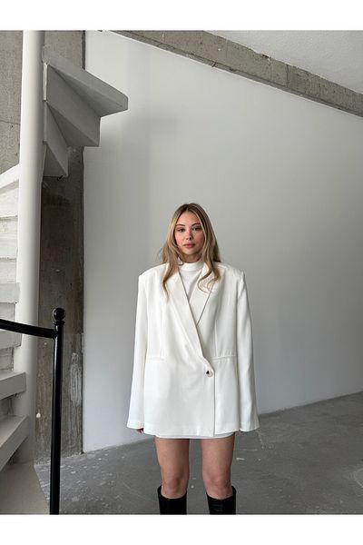 Zey Studio Women's White Oversize Blazer Jacket with Padding Detail