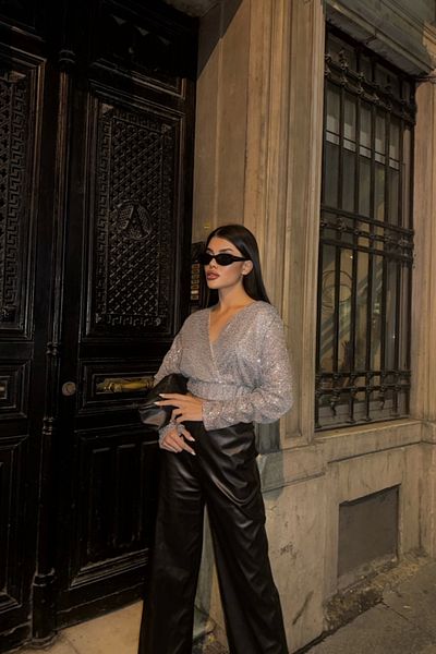 VogueEra ΜΠΛΟΥΖΑ ΚΡΟΥΑΖΕ ΜΕ ΠΟΥΦΙΚΑ - Ασημί