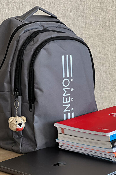 FCSTORE Унісекс сірий спортивний рюкзак 45x30x15 см, 24 л, місткість для ноутбука, оснащений брелоком у вигляді ведмедя