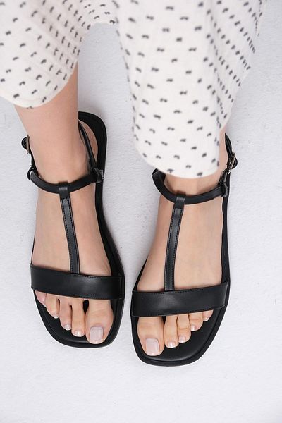 Mio Gusto Lydia Black Color Women's Flat Sandals