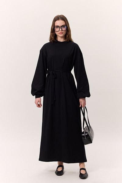 Manuka Schwarzes langes Raglan-Ballonärmelkleid
