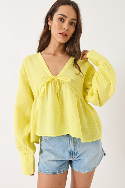 Bianco Lucci Women's V-Neck Lacing Detailed Muslin Blouse 1003 60283051