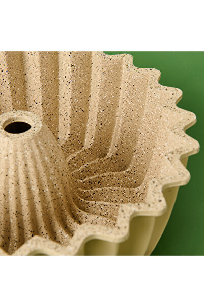 AROW Patuina Star Cake Mold - Beige