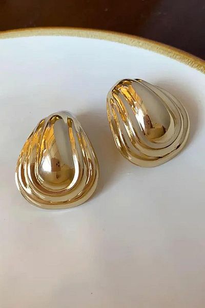 TAKIŞTIR أقراط معدنية ذهبية اللون (زوج)