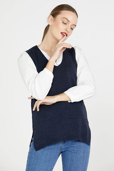 Sementa V-Neck Knitwear Sweater - Navy Blue
