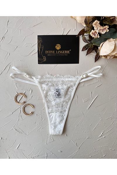 İntive Lingerie Κομψό σχέδιο εύκαμπτο στρινγκ με αξεσουάρ Intive VS Ruched πέτρινο στο πλάι