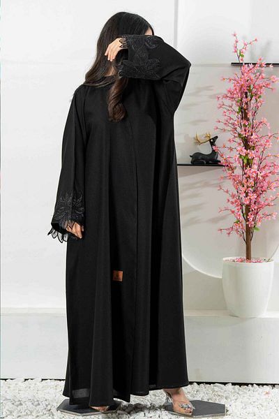 Zahya Abaya عباية كلوش بتطريز مع كرستال على اليد فقط