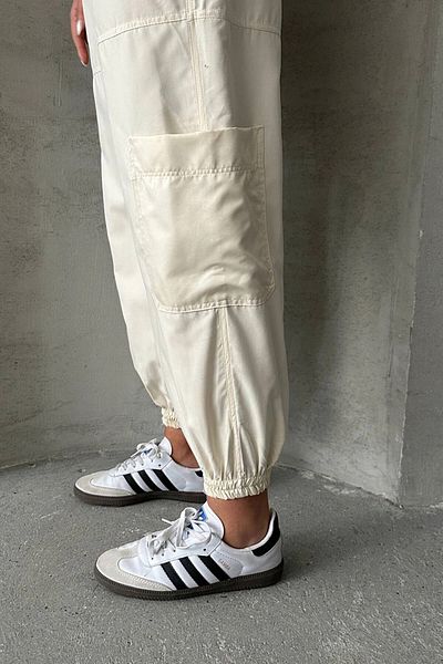 bacc Women's Beige Parachute Fabric Cargo Jogger Pants with Pockets Bchn- 2525338