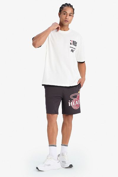 DeFacto Fit Nba Miami Heat Standard Fit Κοντό σορτς ποδιών E2190ax25sm