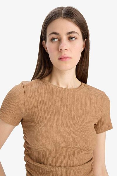 DeFacto Νέα σεζόν Slim Fit Slim Fit Crew Neck μπλουζάκι με κοντό μανίκι