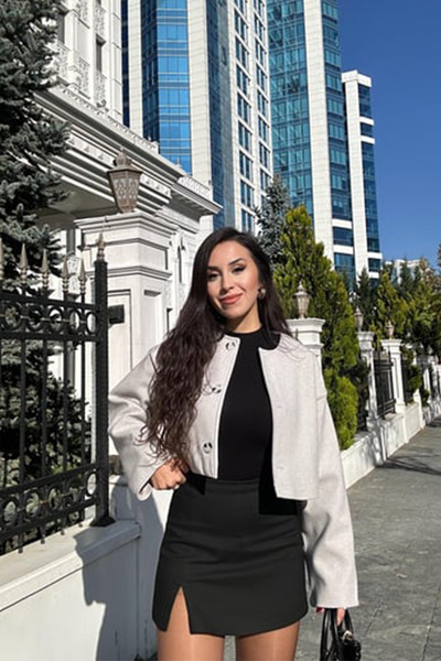 Damla Demli Yırtmaçlı Siyah Şort Etek