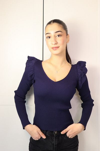 swan butik SWAN BOUTIQUE PULOVER DE TRICO FEMEI CU GÂTUL V DETALIE VOLANĂ ALBASTRU ÎNCHIS