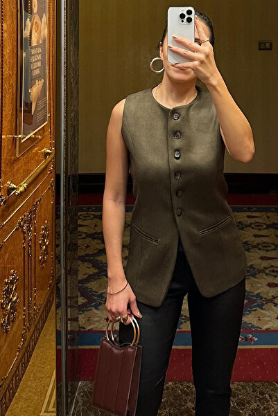 Damla Demli سترة من جلد الغزال الكاكي