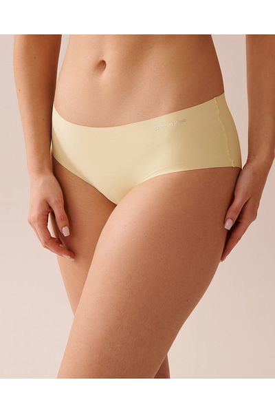 La Vie en Rose Microfiber Invisible Hiphugger Panty