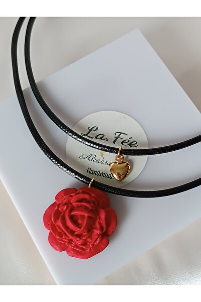 La fee aksesuar Kırmızı Gül & Kalp Detay Özel Tasaeım El Yapımı Polimer Kil Choker Kolye