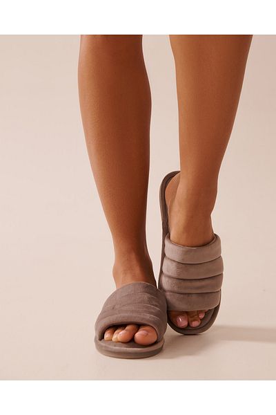 La Vie en Rose Quilted Velvet Slippers