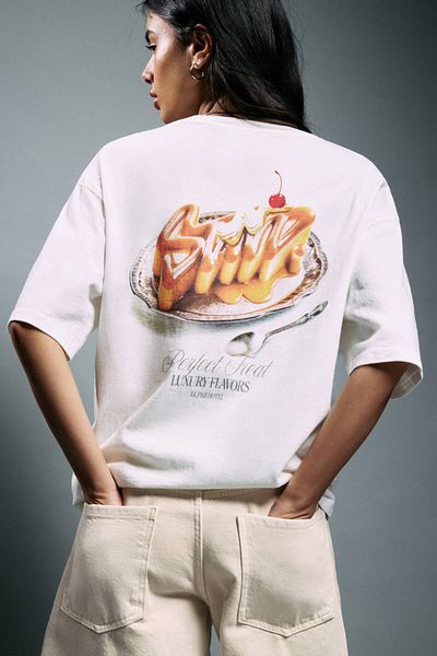 Pull & Bear STWD T-shirt with a crème caramel graphic