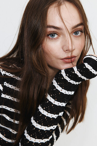 H&M Delik Desenli Jarse Hırka