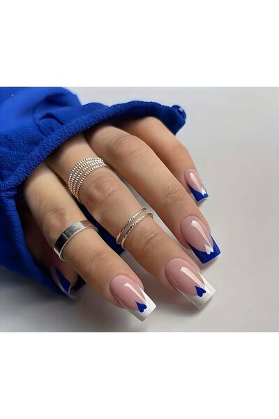 Butik Lacivert Kalp Detaylı 24’lü Küt Takma Tırnak Seti