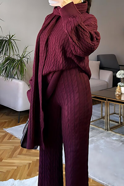 Damla Demli طقم تريكو باللون الأحمر الداكن مع وشاح منسوج للشعر