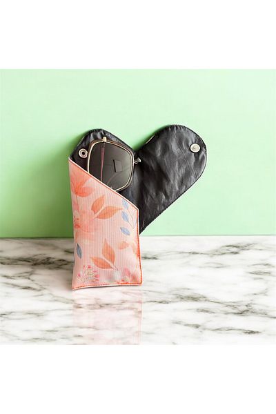 Moserini Patterned Heart Glasses Case - Venus