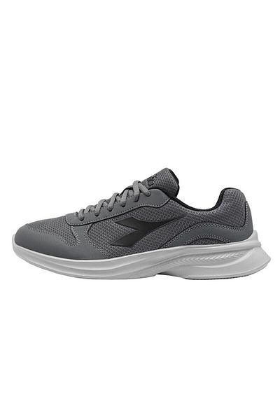 Diadora Robin 4 Sports Shoes