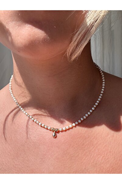 JEWELRY قلادة موديل اللؤلؤ بتفاصيل خرز ذهبي مصنوعة يدوياً