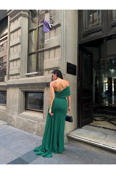 MADAMNİZ Βραδινό φόρεμα Ewo Tailed One Shoulder EMERALD GREEN