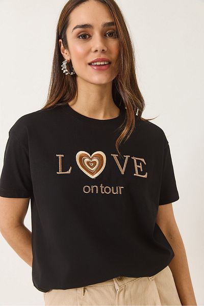 Bianco Lucci Women's Love Embroidered Heart Detailed Crew Neck Short Sleeve T-Shirt 60602025