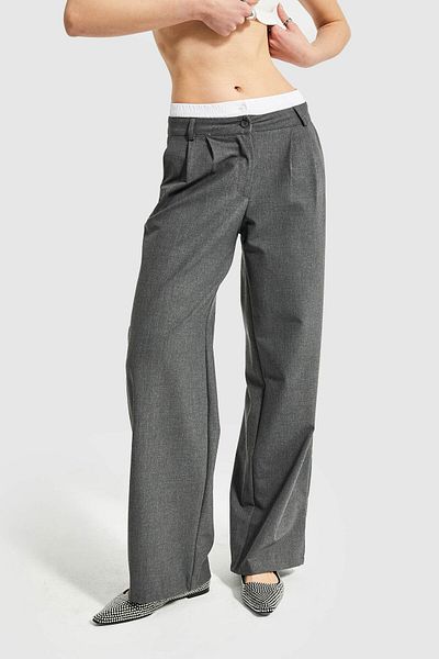 its basic Women's Anthracite Color Pleated Double Belt Boxer Detailed Palazzo Trousers