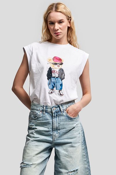 its basic White Teddy Bear Printed Oversize Women's T-shirt - Zero Sleeve