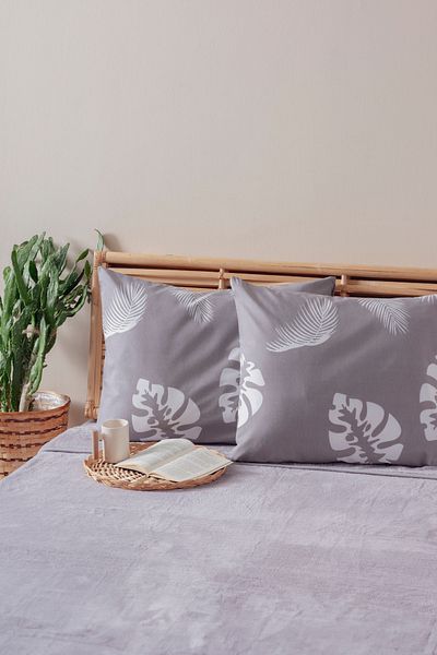 Mislina Home 2-Piece Gray Leaf Pattern Pillowcase Cotton Polyester Easy to Iron 50x70