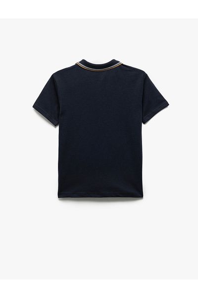 Koton Kurzärmliges T-Shirt mit Polokragen aus Baumwolle mit Reißverschluss und Paspelierung