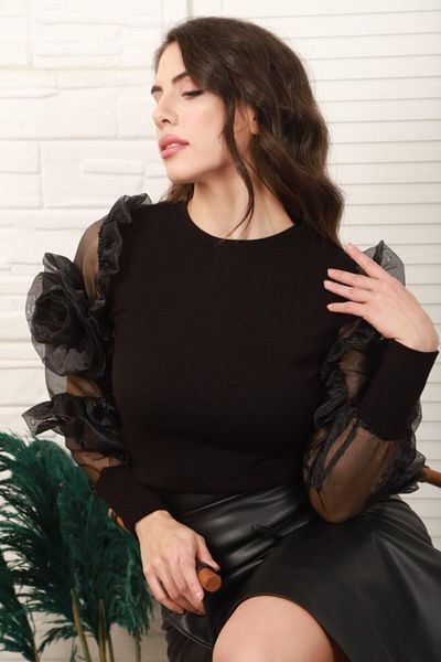 Kokosh moda Μαύρη μπλούζα με λεπτομέρεια Organza