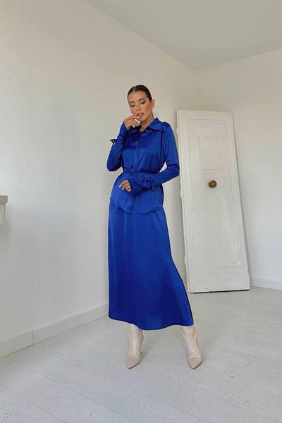 leyla sanat sanata yeni bir bakış açısı Leyla Sanat Sanata a New Perspective Saks Piping Shirt and Skirt Suit