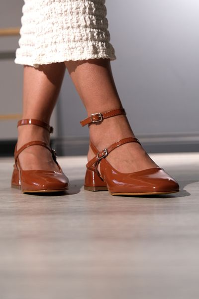 Akka Shoes Women's Mary Jane Patent Leather Ankle Strap Thick Heel Shoes