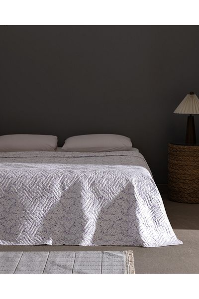 Madame Coco Octave Doppelte Tagesdecke mit Aufdruck - Pflaume