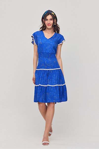 Denismoda Жіноча сукня з V-подібним вирізом, мереживною обробкою та міні-довж...