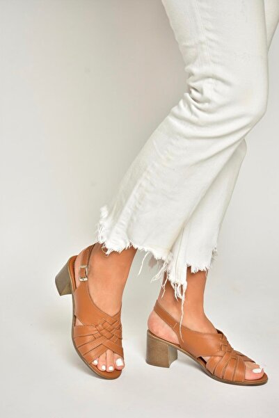 Fox Shoes P555453803 Taba Hakiki Deri Kalın Topuklu Kadın Sandalet