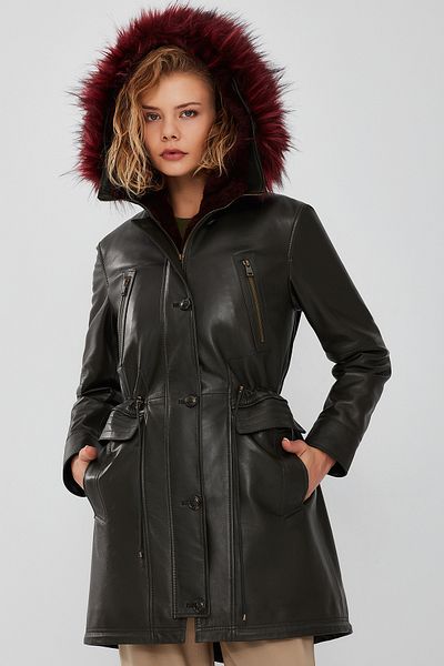 Derimod سترة نسائية بغطاء للرأس باللون الأخضر من Celine 23WGE5144R3
