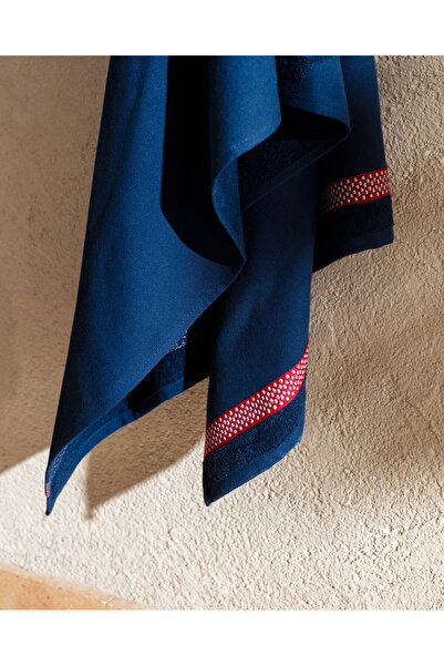 Madame Coco Strandtuch mit Schildkrötenmotiv