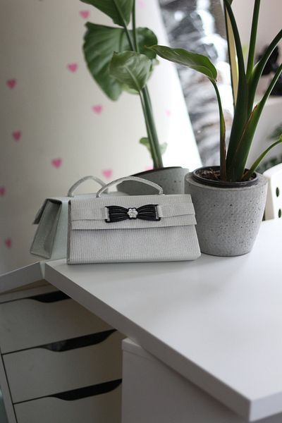 Moom Bag Γυναικεία τσάντα βραδινού φορέματος λευκή ασημί λουλούδι με λαβή
