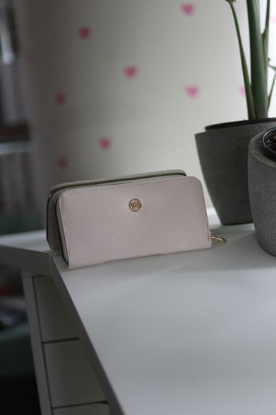 Moom Bag Γυναικείο πορτοφόλι με λεπτή υφή κρέμας με λεπτομέρεια θήκης για κάρτες