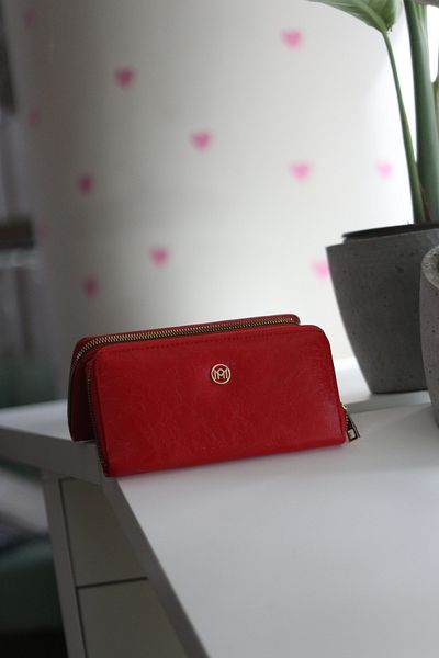 Moom Bag Дамски червен текстуриран тънък картодържател с детайли